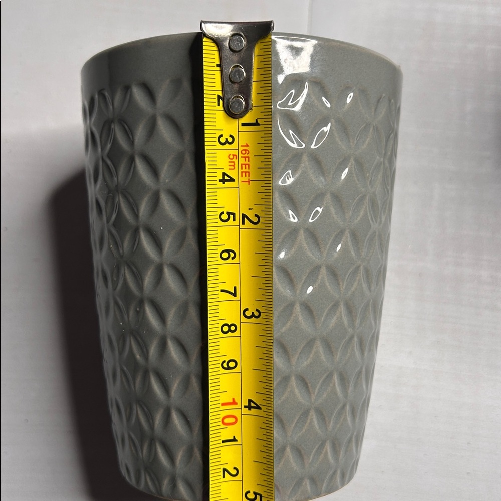 Set of Three Textured Ceramic Planters - Picture 12 of 14